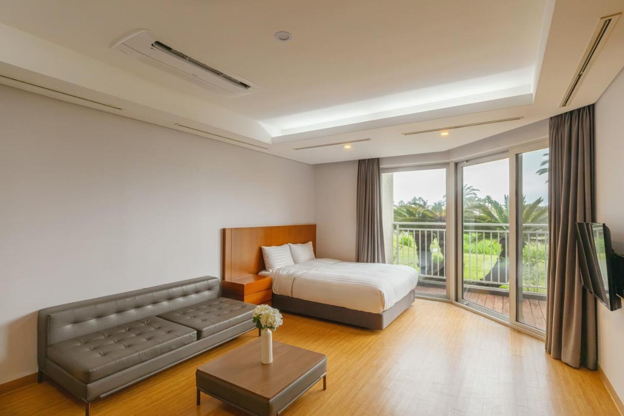 Sono Calm Jeju Hotel Seogwipo Bagian luar foto