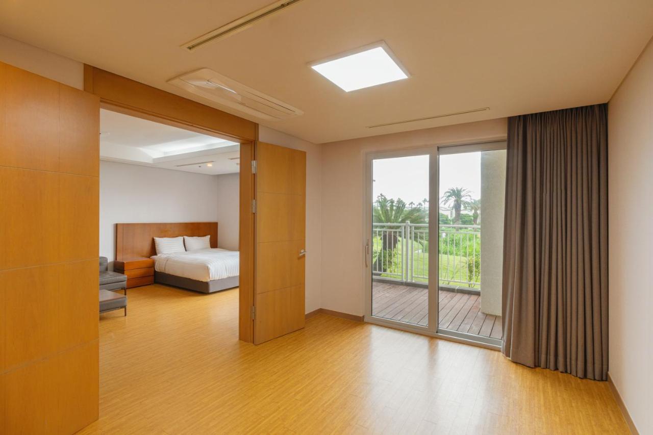 Sono Calm Jeju Hotel Seogwipo Bagian luar foto