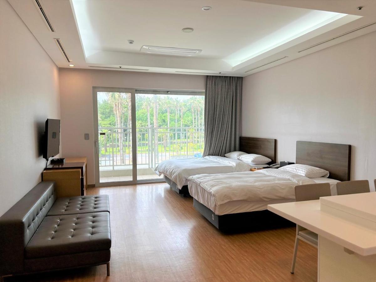 Sono Calm Jeju Hotel Seogwipo Bagian luar foto