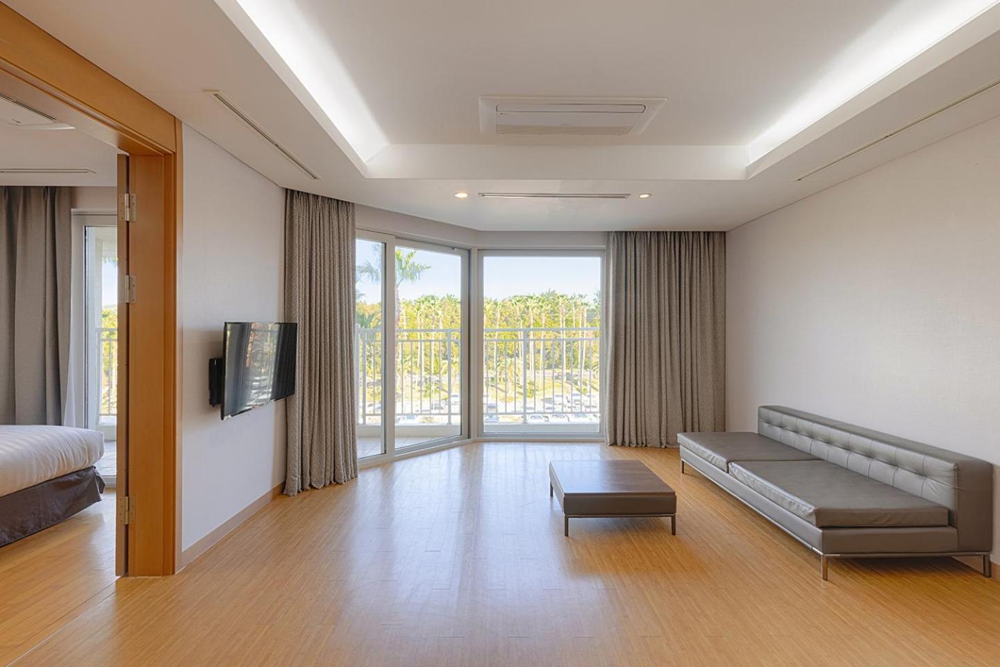 Sono Calm Jeju Hotel Seogwipo Bagian luar foto