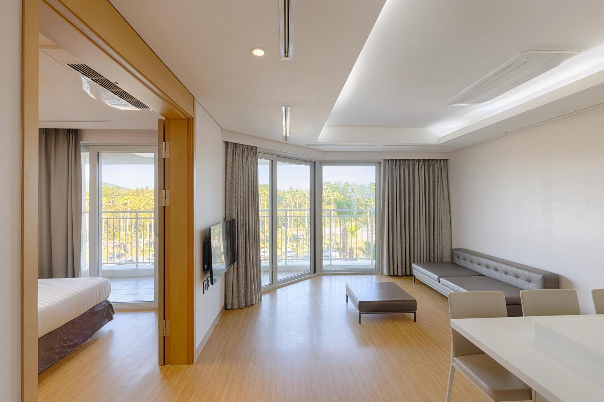 Sono Calm Jeju Hotel Seogwipo Bagian luar foto