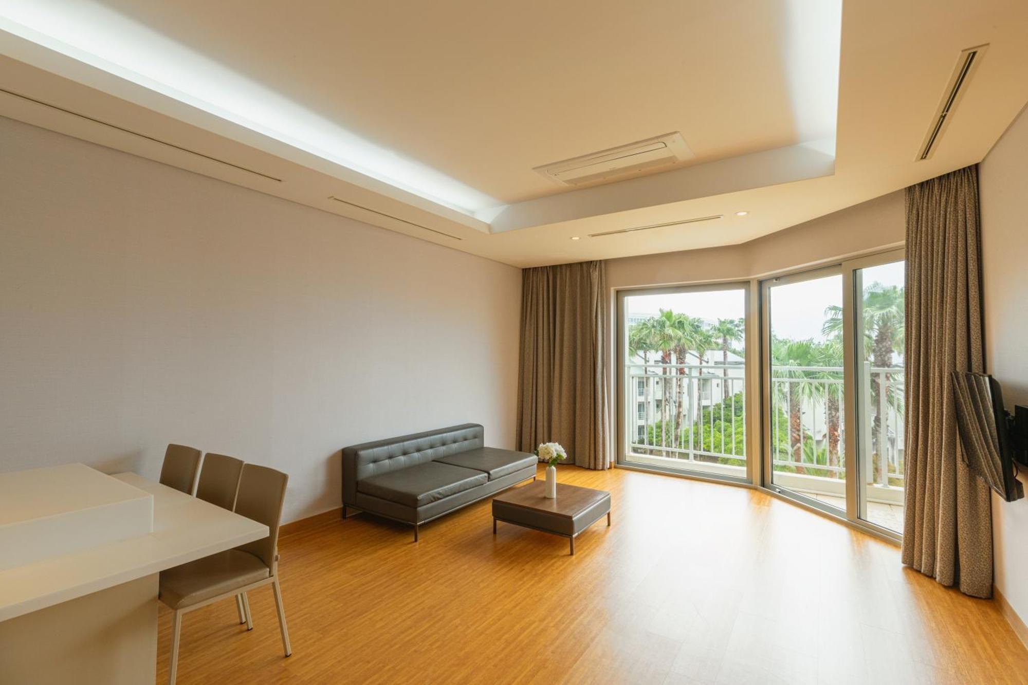 Sono Calm Jeju Hotel Seogwipo Bagian luar foto